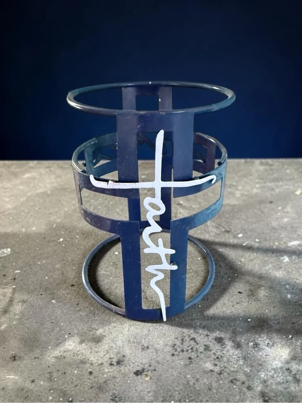 🫶🏻 Grace & Faith Metal Candle Holder – Blue Home Accent Candle Wrap